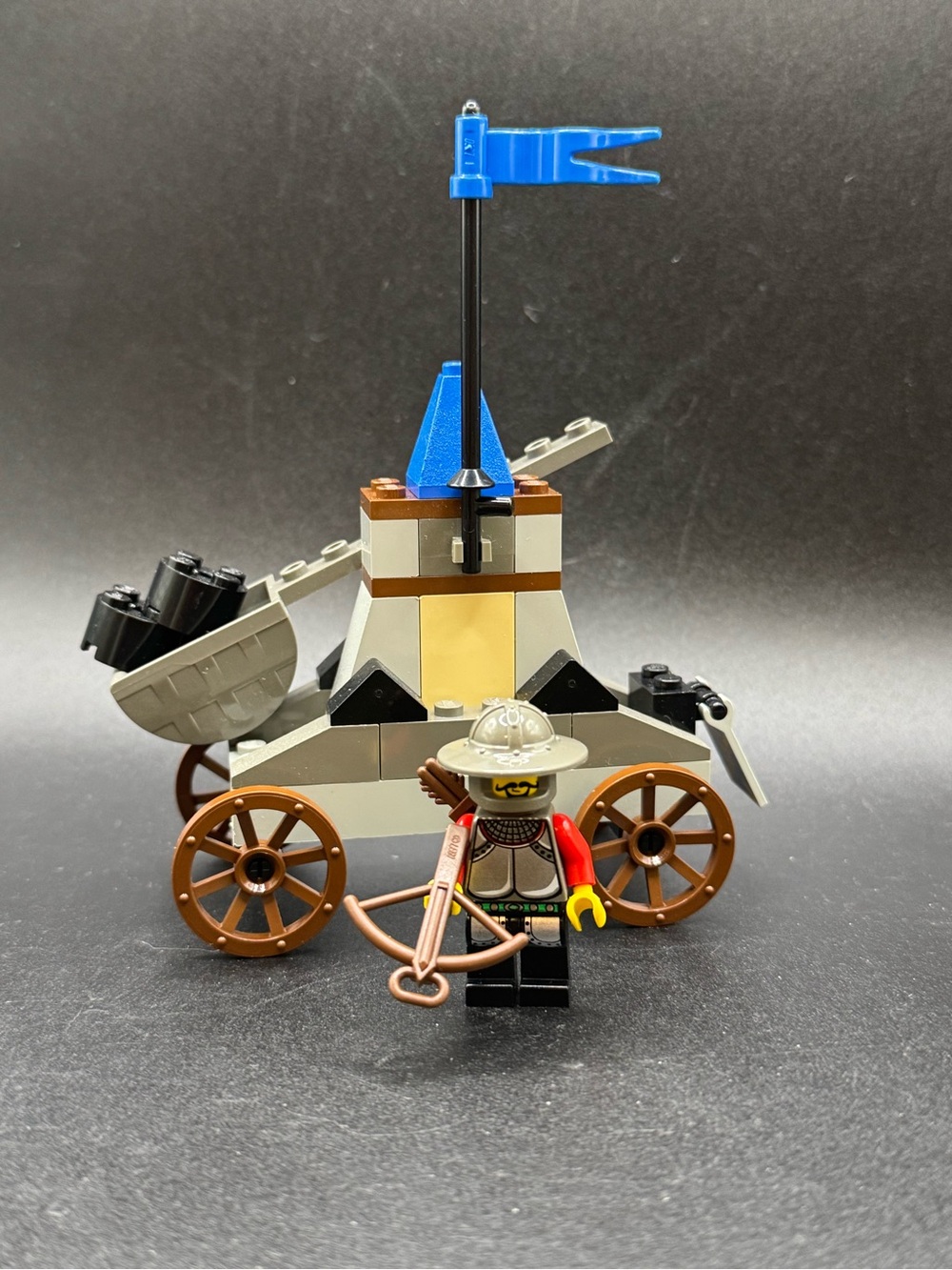 VTG Y2K Lego 4816 Knights Kingdom 1 Knight's Catapult NEAR Complete W/ 1 Fig